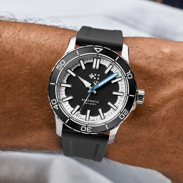 Christopher Ward,C60 41mm,41mm,Stainless Steel,Aluminium,Black,Automatic,38hours,Sapphire,Crystal Glass,C60,C60-41A3H31S0KK0-RK