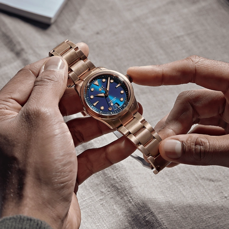 Christopher Ward,C65 38mm,38mm,Bronze,Ocean Blue,Automatic,Day,38hours,C65,C65-38ADC3-B00B0-B0