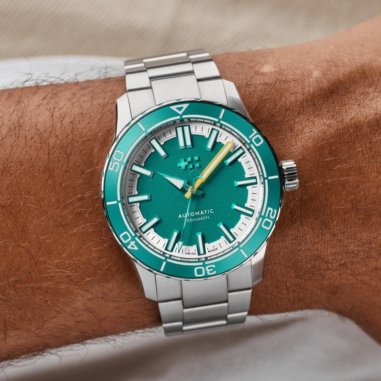 Christopher Ward,C60 41mm,41mm,Stainless Steel,Aluminium,Green,Automatic,38hours,Sapphire,Crystal Glass,C60,C60-41A3H31S0VV0-B0