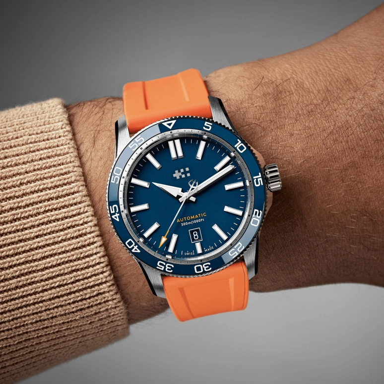 Christopher Ward,C60 42mm,42mm,Stainless Steel,Ceramic,Blue,Automatic,Day,38hours,C60,C60-42ADA31S0BB1-RO2