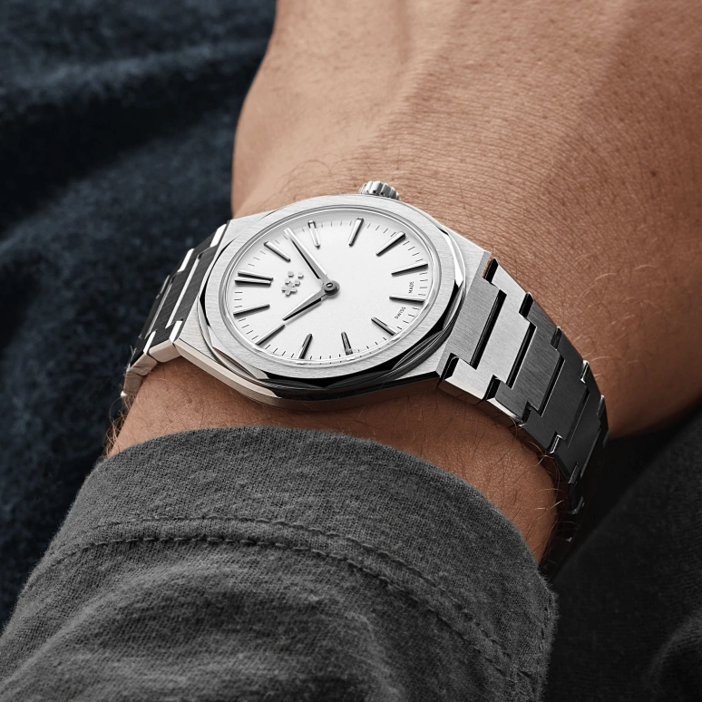 Christopher Ward,The Twelve 38mm,38mm,Stainless Steel,White,Handwound,45hours,Sapphire,Crystal Glass,C12,C12-38H2H1-S00W0-B0