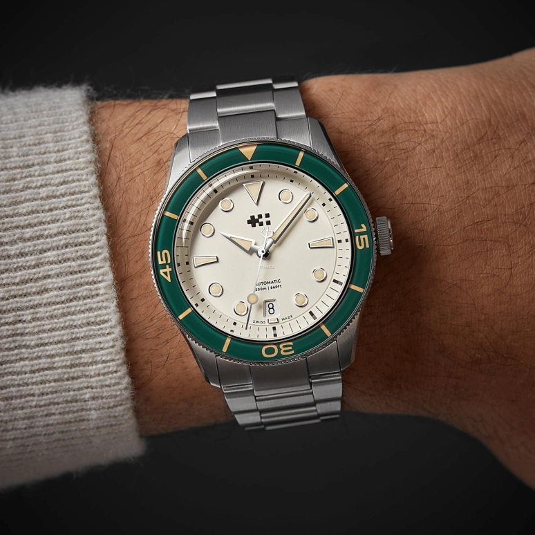 Christopher Ward,C65 41mm,41mm,Stainless Steel,Cream,Automatic,Day,38hours,C65,C65-41ADA2-S0VE0-B0