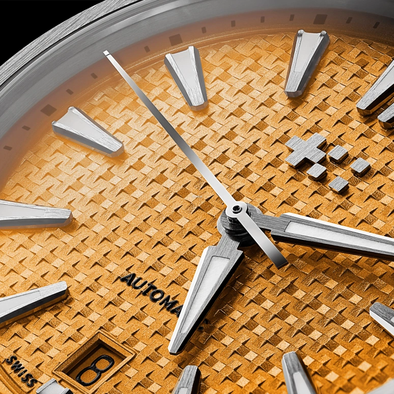 Christopher Ward,The Twelve 38mm,38mm,Stainless Steel,Yellow,Automatic,Day,38hours,C12,C12-38ADA1-S00O0-BRO