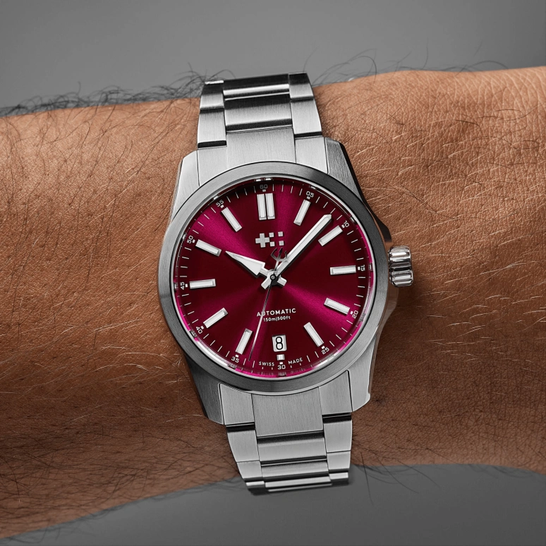 Christopher Ward,C63 36mm,36mm,Stainless Steel,Red,Automatic,Day,38hours,C63,C63-36ADA3-S00R3-B0