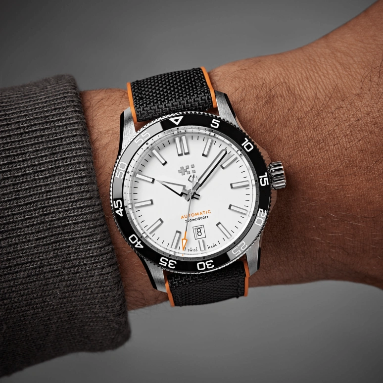 Christopher Ward,C60 42mm,42mm,Stainless Steel,White,Automatic,Day,38hours,C60,C60-42ADA31S0KW1-HKO