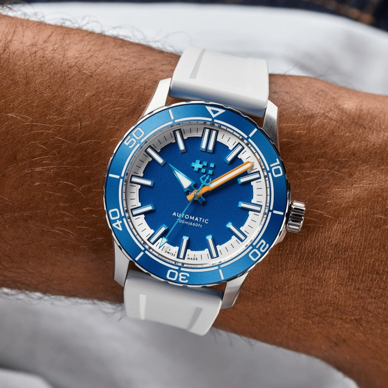 Christopher Ward,C60 41mm,41mm,Stainless Steel,Aluminium,Blue,Automatic,38hours,Sapphire,Crystal Glass,C60,C60-41A3H31S0BB0-RW