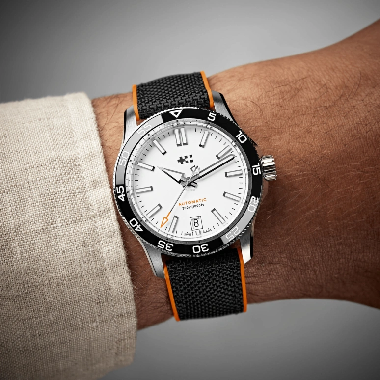 Christopher Ward,C60 38mm,38mm,Stainless Steel,White,Automatic,Day,38hours,C60,C60-38ADA31S0KW0-HKO