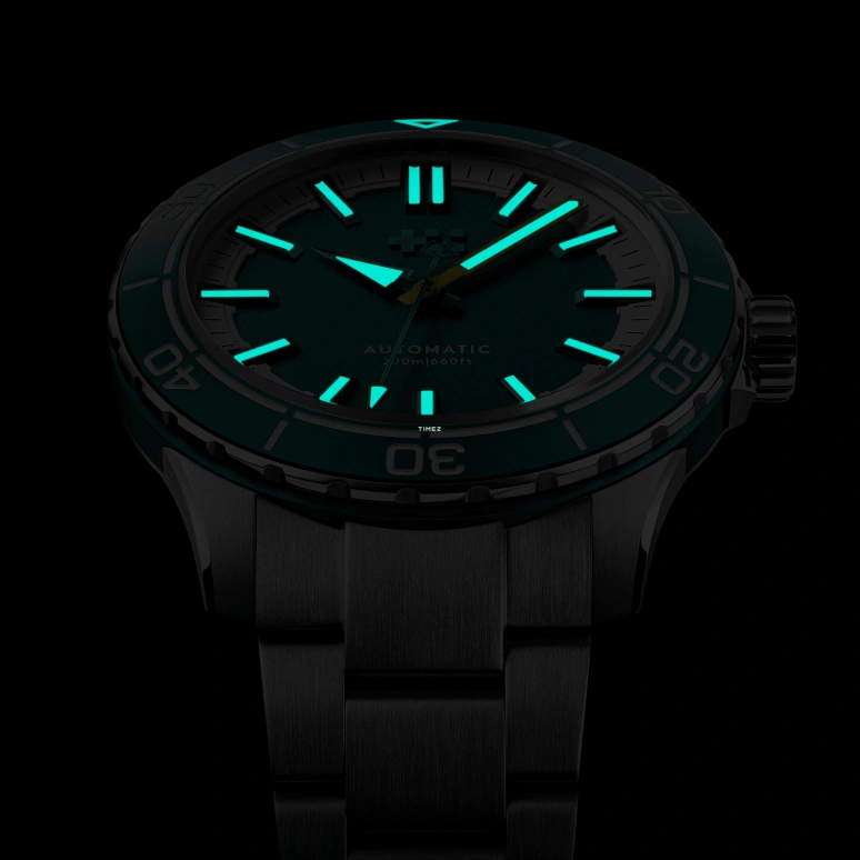 Christopher Ward,C60 44mm,44mm,Stainless Steel,Aluminium,Green,Automatic,38hours,Sapphire,Crystal Glass,C60,C60-44A3H31S0VV0-B0