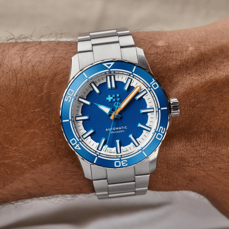 Christopher Ward,C60 44mm,44mm,Stainless Steel,Aluminium,Blue,Automatic,38hours,Sapphire,Crystal Glass,C60,C60-44A3H31S0BB0-B0