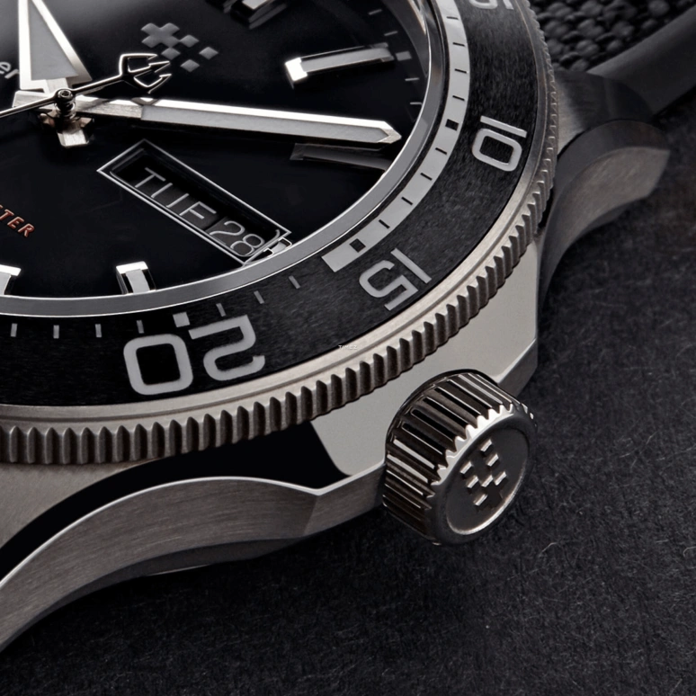 Christopher Ward,C60 42mm,42mm,Titanium,Black,Automatic,Date,Day,C60,C60-42ADD3-T0KK0-HK