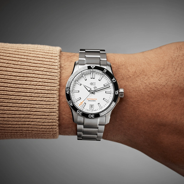 Christopher Ward,C60 38mm,38mm,Stainless Steel,White,Automatic,Day,38hours,C60,C60-38ADA31S0KW1-B0