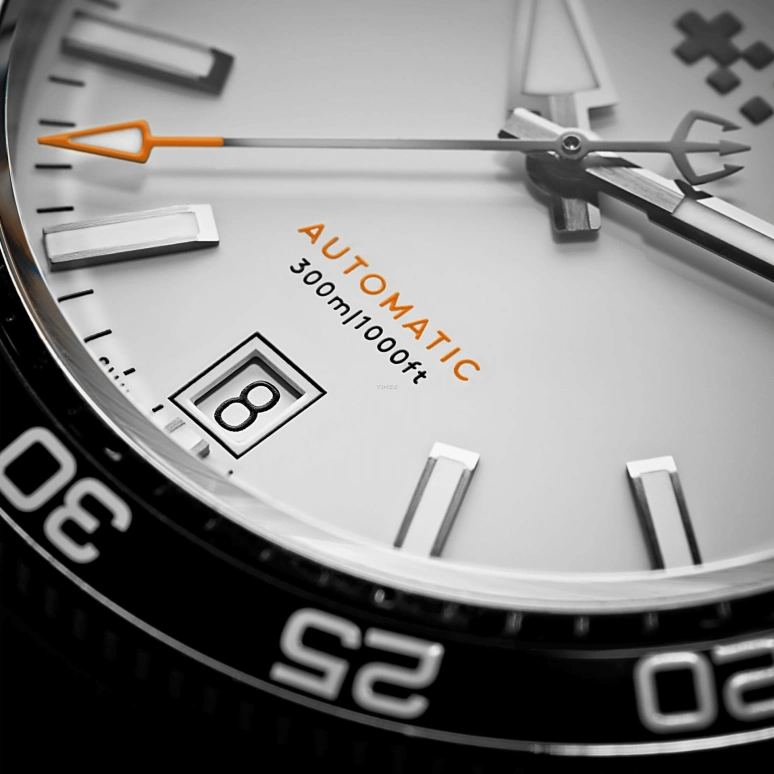 Christopher Ward,C60 38mm,38mm,Stainless Steel,White,Automatic,Day,38hours,C60,C60-38ADA31S0KW0-B0