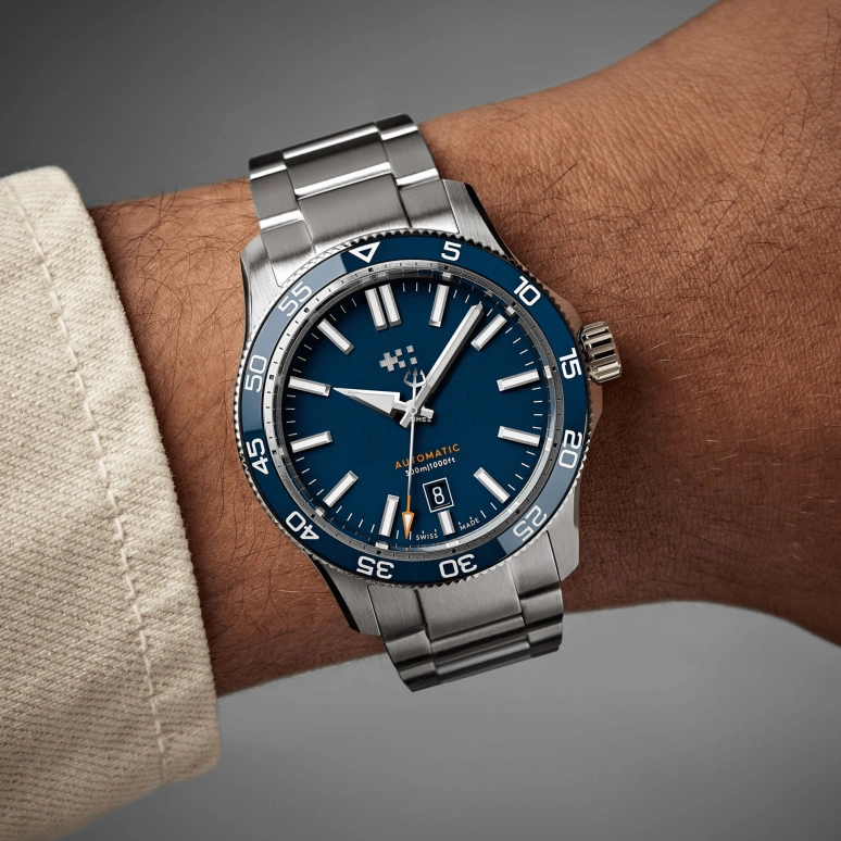 Christopher Ward,C60 42mm,42mm,Stainless Steel,Blue,Automatic,Day,38hours,C60,C60-42ADA31S0BB1-B0