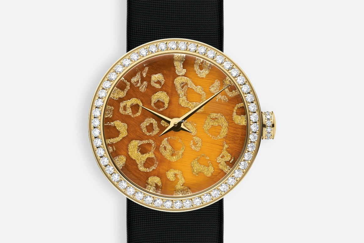 Dior,La D de Dior 25mm,25mm,Yellow Gold,Gold,Quartz,Sapphire,Round,CD047151A001 0000