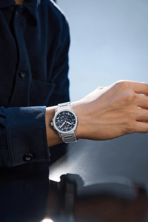 Emile Chouriet,CHALLENGER 41mm,41mm,Stainless Steel,Blue,Automatic,38hours,In-house Caliber,11,11.1172.G.6.6.980.6