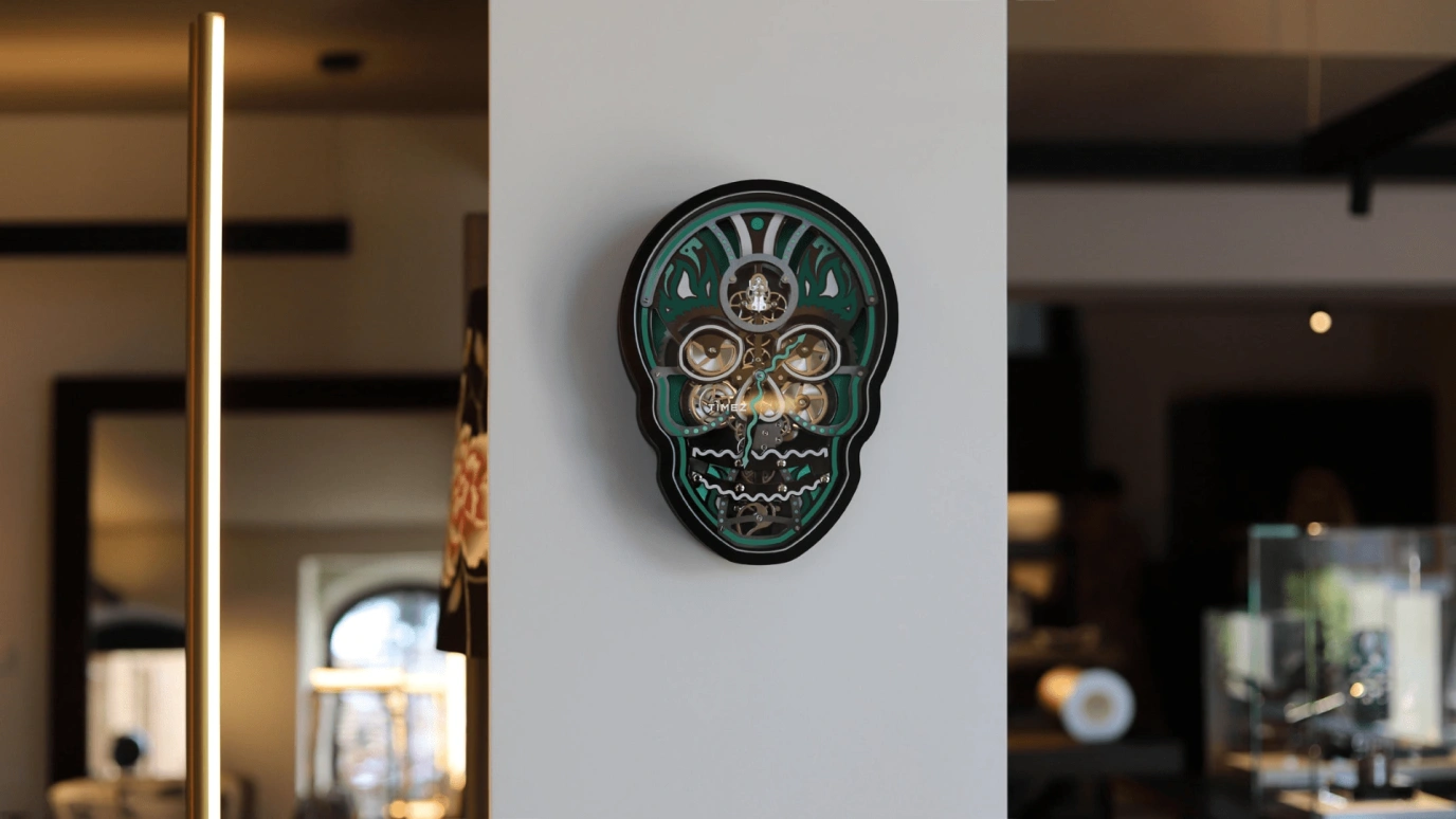Fiona Krüger,Skull 306x220mm,306x220mm,Aluminum Oxide,Black,Green,Handwound,Sapphire,Other,VANITAS EMERALD PIECE UNIQUE