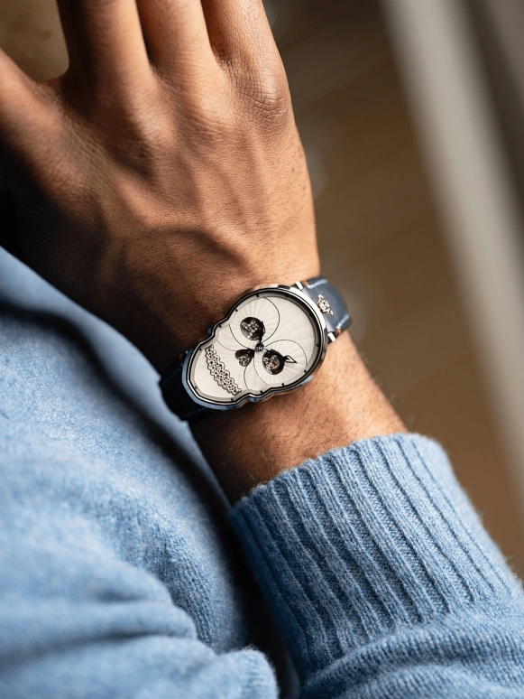 Fiona Krüger,Skull 48x34.50mm,48x34.50mm,Stainless Steel,White,Automatic,Sapphire,Other,PETIT SKULL RUBY SMILE