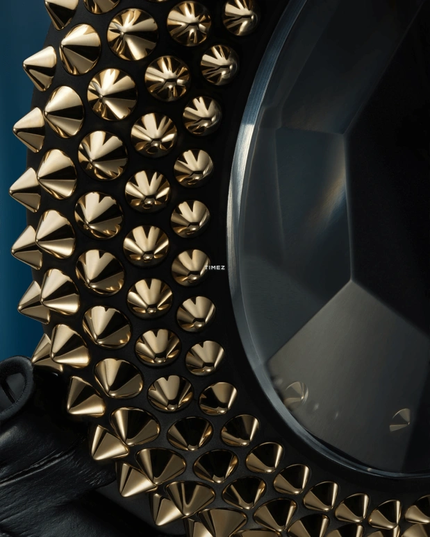 Gérald Genta,Gentissima Oursin 36.50mm,36.50mm,Yellow Gold,Titanium,Black,Automatic,50hours,In-house Caliber,Gentissima Oursin 36black