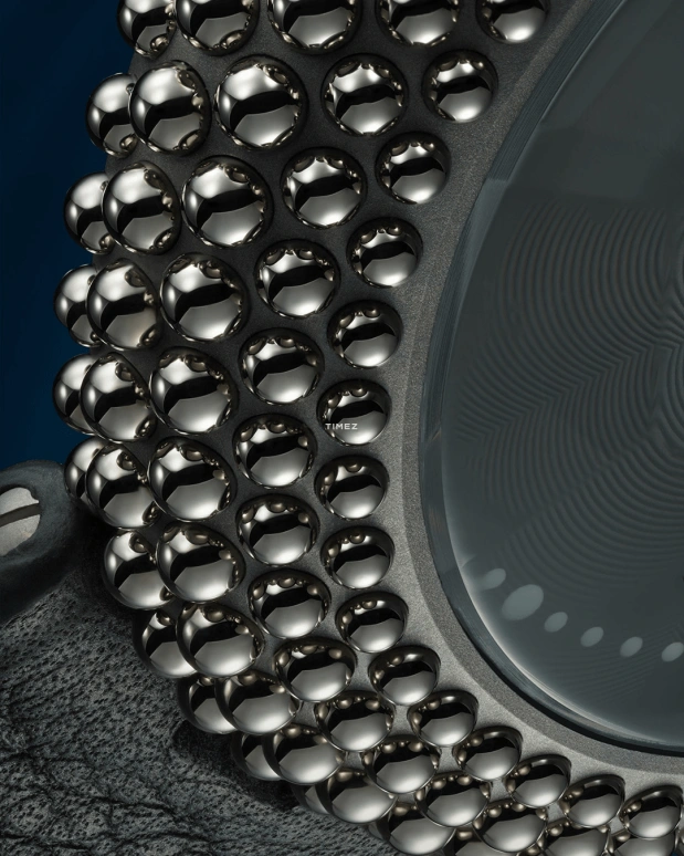 Gérald Genta,Gentissima Oursin 36.50mm,36.50mm,White Gold,Titanium,Grey,Automatic,50hours,In-house Caliber,Gentissima Oursin 36anthracite