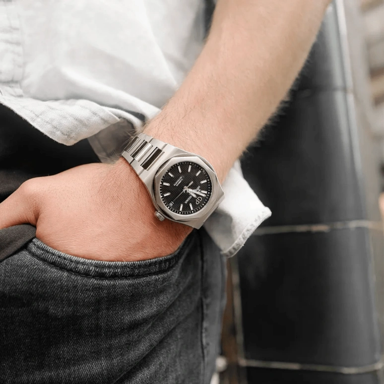 Girard-Perregaux,Laureato 42mm,42mm,Stainless Steel,Black,Automatic,Day,54hours,81010,81010-11-634-11A