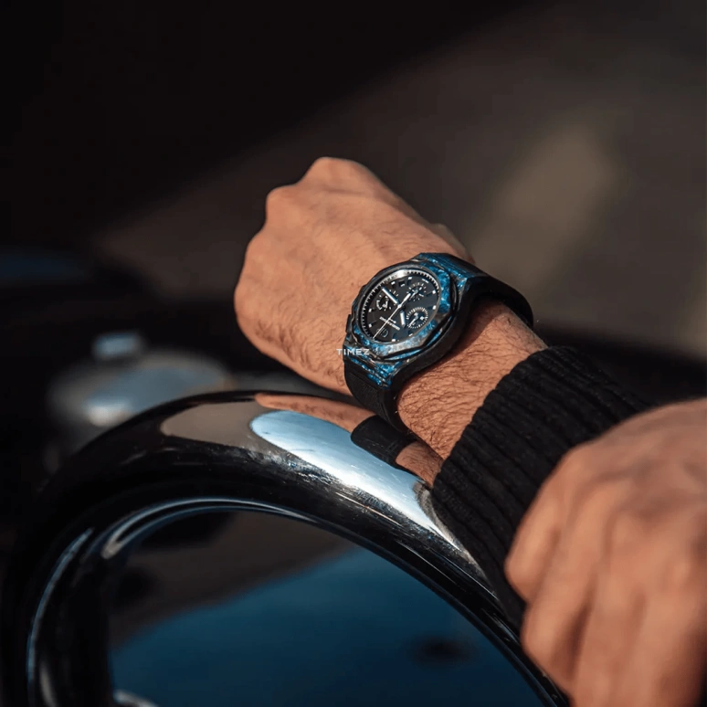 Girard-Perregaux,Laureato 44mm,44mm,Carbon,Fiber Glass,Black,Automatic,Chronograph,Day,81060,81060-36-691-FH6A