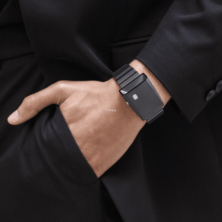 Girard-Perregaux,Casquette 42.40x33.60mm,42.40x33.60mm,Ceramic,Titanium,Black,Quartz,Chronograph,Month,Date,Day,In-house Caliber,Sapphire,Crystal Glass,39800,39800-32-001-32A