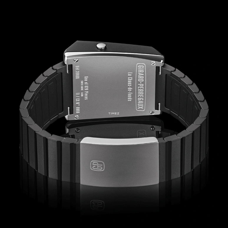 Girard-Perregaux,Casquette 42.40x33.60mm,42.40x33.60mm,Ceramic,Titanium,Black,Quartz,Chronograph,Month,Date,Day,In-house Caliber,Sapphire,Crystal Glass,39800,39800-32-001-32A