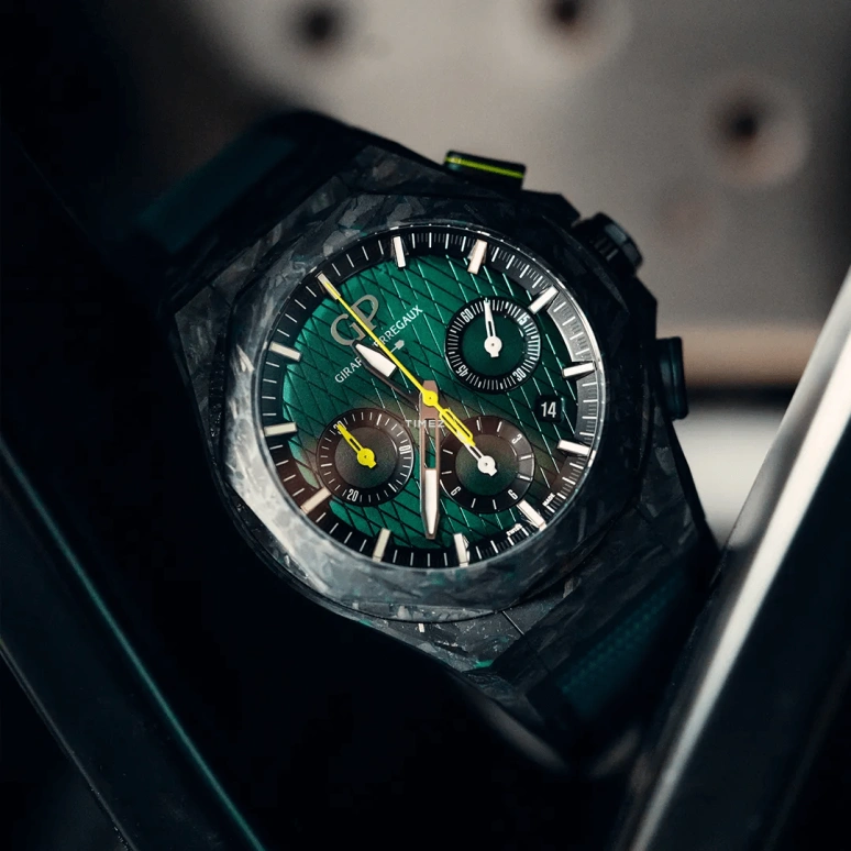 Girard-Perregaux,Laureato 44mm,44mm,Titanium,Carbon,Green,Automatic,Chronograph,Day,81060,81060-41-3071-1CX
