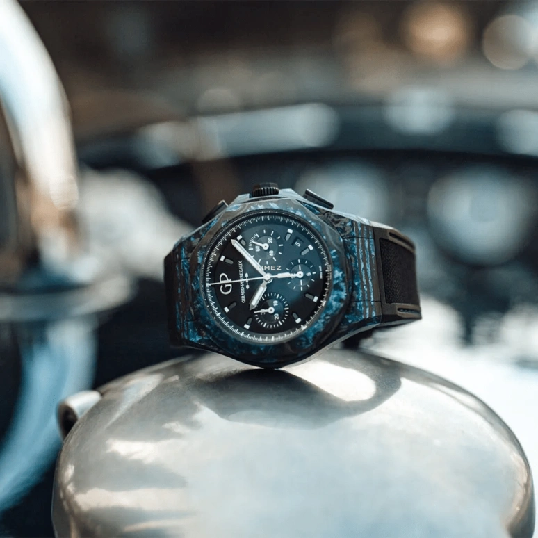 Girard-Perregaux,Laureato 44mm,44mm,Carbon,Fiber Glass,Black,Automatic,Chronograph,Day,81060,81060-36-691-FH6A