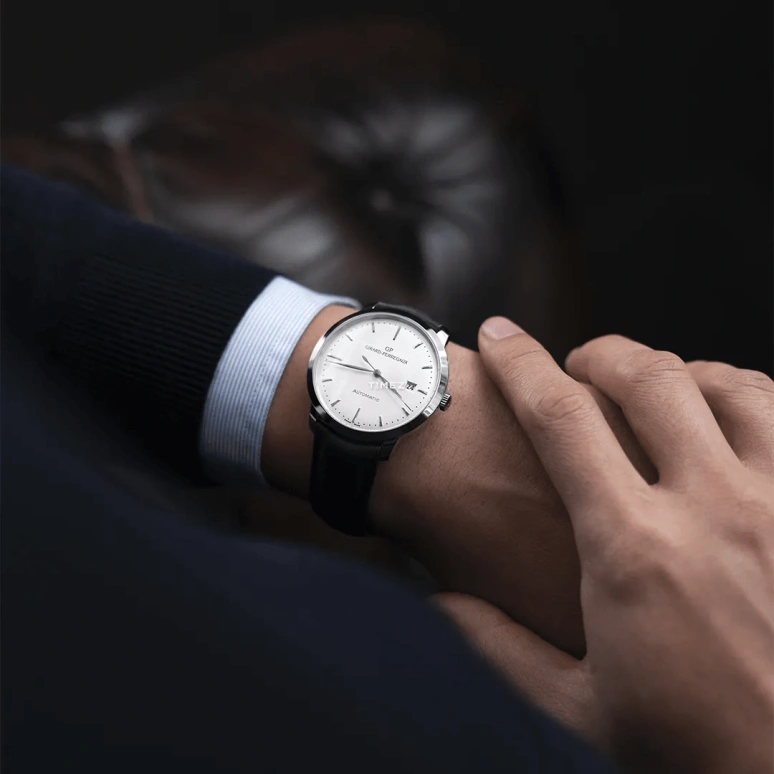 Girard-Perregaux,1966 40mm,40mm,Stainless Steel,Silver,White,Automatic,Day,46hours,49555,49555-11-131-BB60