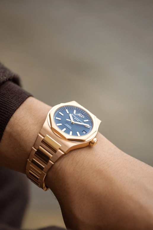 Girard-Perregaux,Laureato 42mm,42mm,Rose Gold,Blue,Automatic,Day,Sapphire,Crystal Glass,81010,81010-52-436-52A