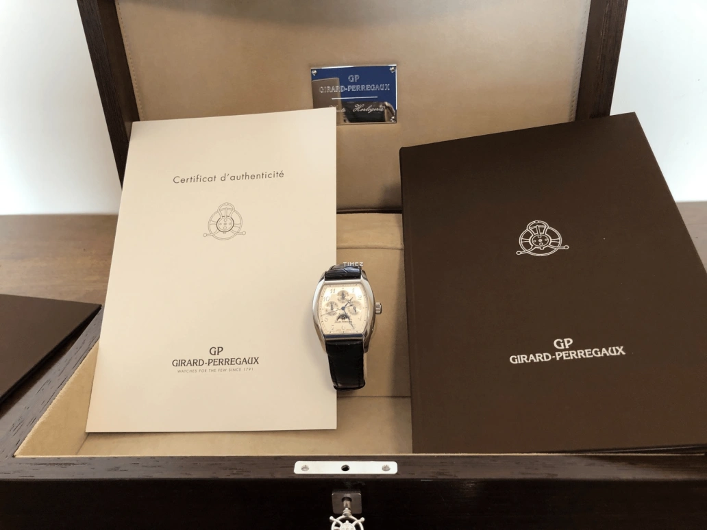 Girard-Perregaux,Heritage 37x37mm,37x37mm,White Gold,Silver,Automatic,Moonphase,Perpetual Calendar,Leap Year,Month,46hours,In-house Caliber,27220,27220-11-161-BA6A