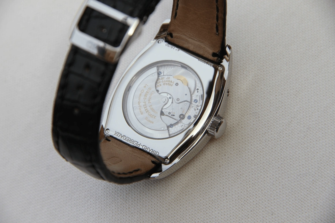 Girard-Perregaux,Heritage 37x37mm,37x37mm,White Gold,Silver,Automatic,Moonphase,Perpetual Calendar,Leap Year,Month,46hours,In-house Caliber,27220,27220-11-161-BA6A