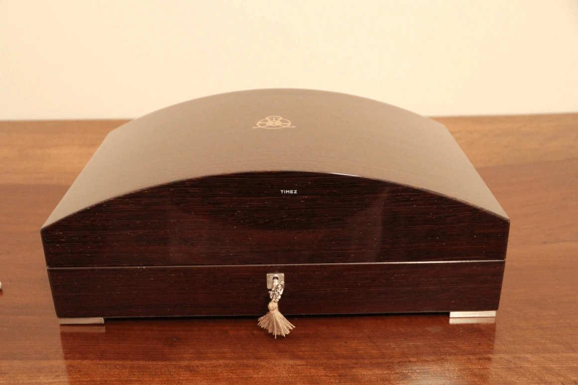 Girard-Perregaux,Heritage 37x37mm,37x37mm,White Gold,Silver,Automatic,Moonphase,Perpetual Calendar,Leap Year,Month,46hours,In-house Caliber,27220,27220-11-161-BA6A