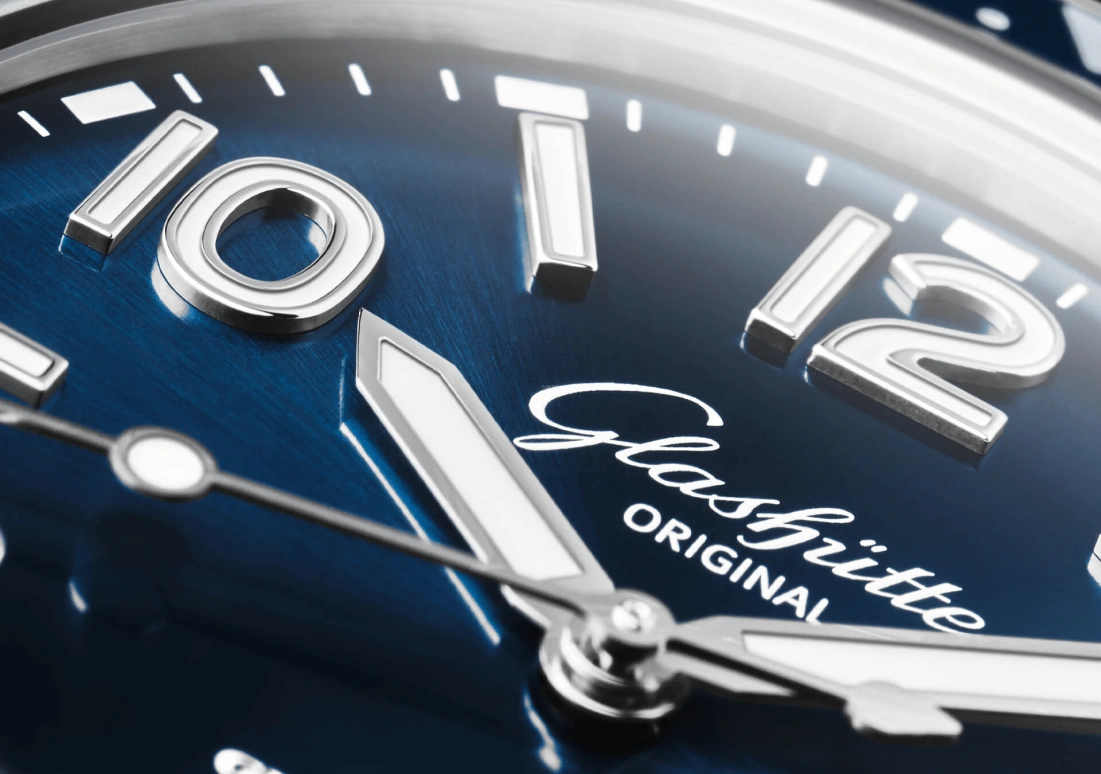 Glashütte Original,SeaQ 39.50mm,39.50mm,Stainless Steel,Blue,Automatic,Date,40hours,1,1-39-11-09-81-70