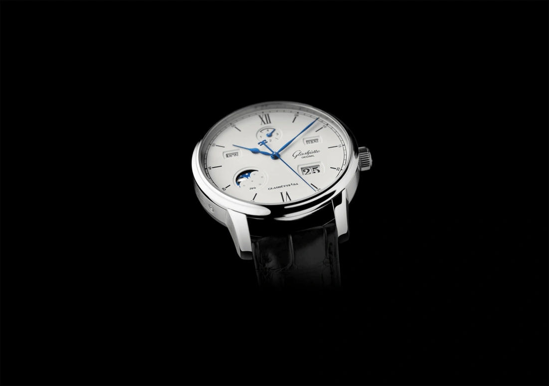 Glashütte Original,Senator 42mm,42mm,Stainless Steel,White,Automatic,100hours,In-house Caliber,1,1-36-02-01-02-61