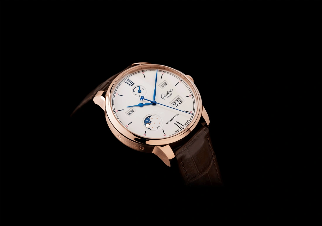 Glashütte Original,Senator 42mm,42mm,Red Gold,Red,White,Automatic,100hours,In-house Caliber,1,1-36-02-02-05-61