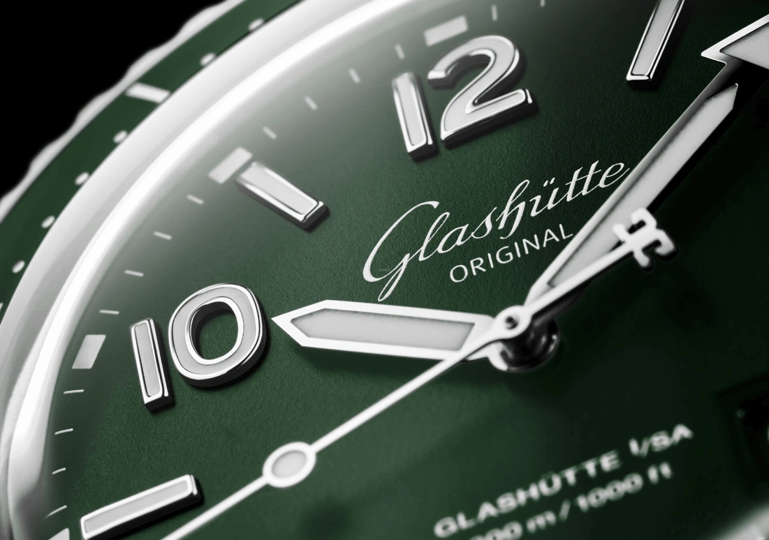 Glashütte Original,SeaQ 43.20mm,43.20mm,Stainless Steel,Green,Automatic,Big Date,100hours,1,1-36-13-07-83-33
