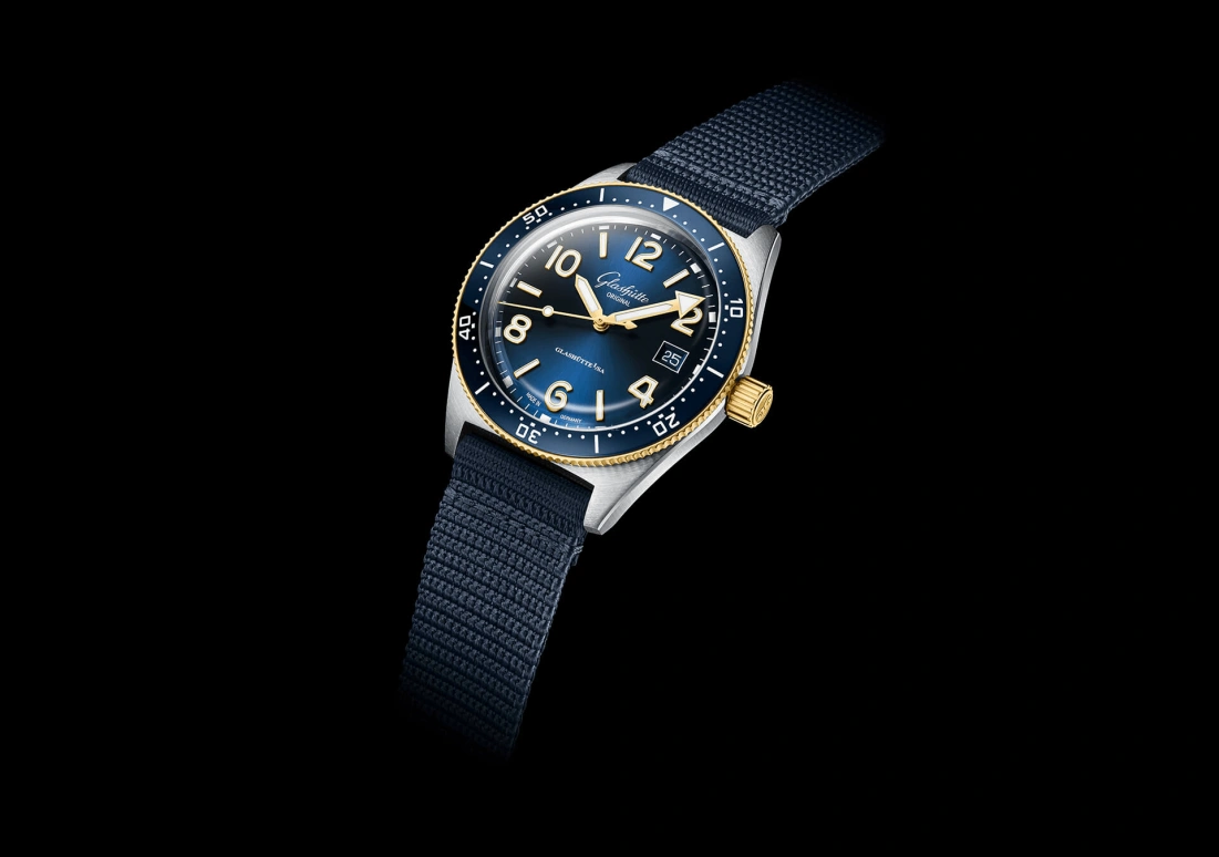 Glashütte Original,SeaQ 39.50mm,39.50mm,Yellow Gold,Stainless Steel,Blue,Automatic,Date,40hours,1,1-39-11-10-90-34