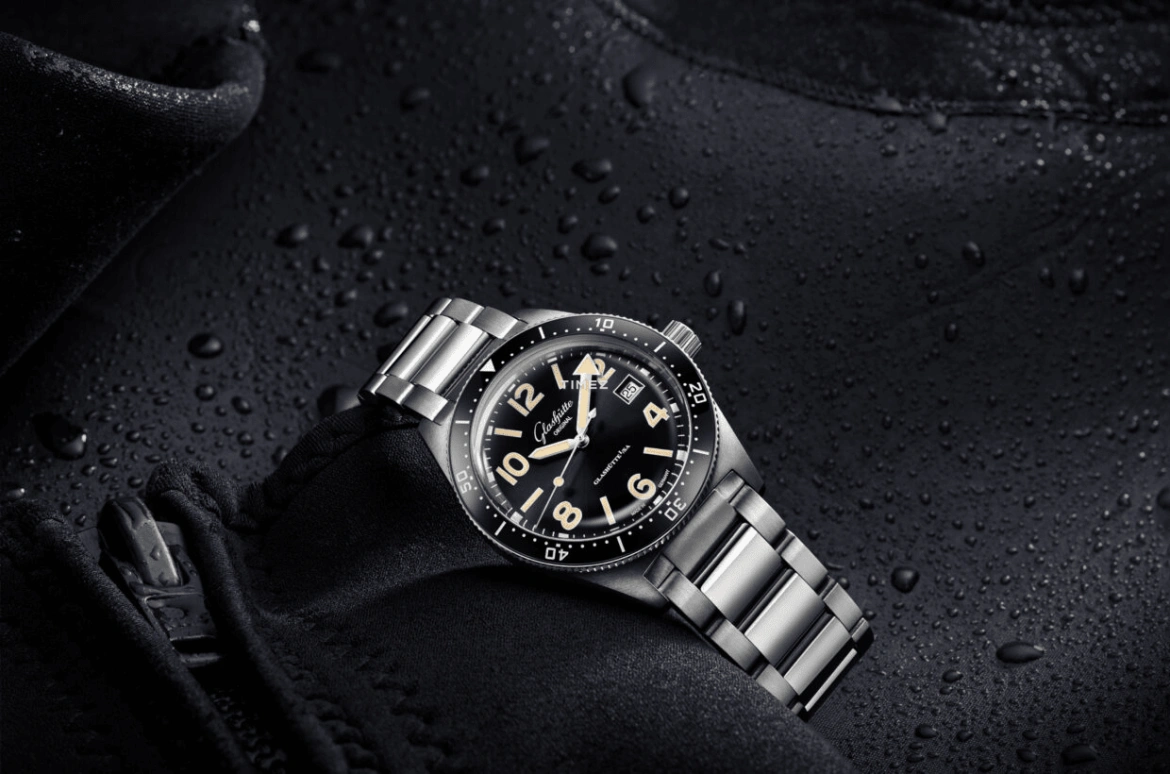 Glashütte Original,SeaQ 39.50mm,39.50mm,Stainless Steel,Black,Automatic,Day,Sapphire,Crystal Glass,1,1-39-11-06-80-35 