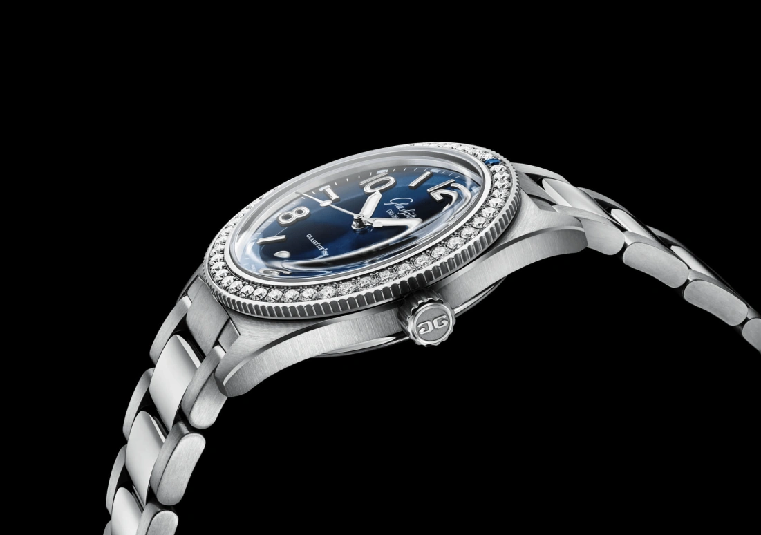 Glashütte Original,SeaQ 39.50mm,39.50mm,Stainless Steel,Blue,Automatic,Date,40hours,1,1-39-11-09-82-70