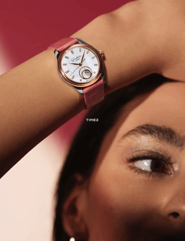 Glashütte Original,Serenade Luna 32.50mm,32.50mm,Stainless Steel,Red Gold,White,Automatic,Moonphase,60hours,1,1-35-14-01-06-04