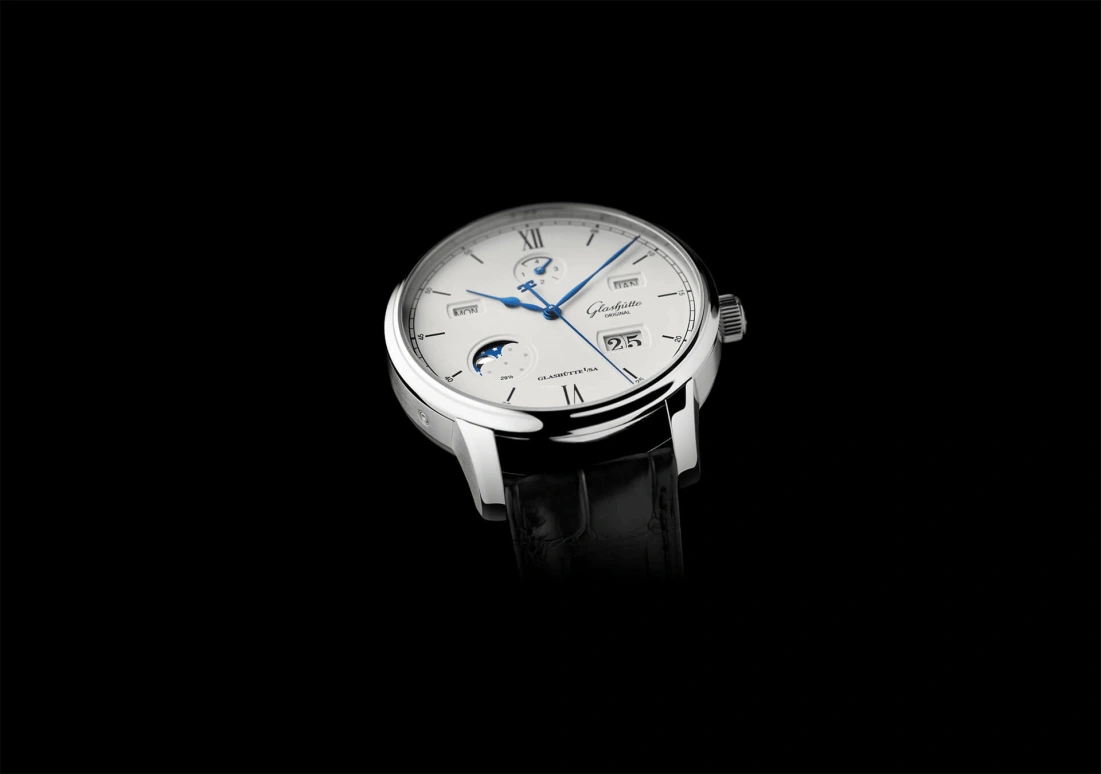 Glashütte Original,Senator 42mm,42mm,Stainless Steel,White,Automatic,100hours,In-house Caliber,1,1-36-02-01-02-64