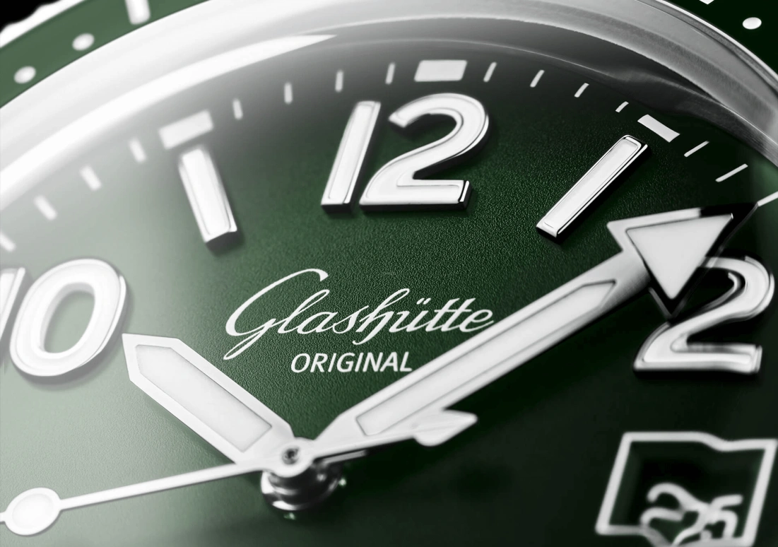 Glashütte Original,SeaQ 39.50mm,39.50mm,Stainless Steel,Green,Automatic,Date,40hours,1,1-39-11-13-83-70