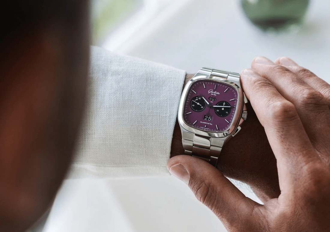 Glashütte Original,Seventies 40x40mm,40x40mm,Stainless Steel,Purple,Automatic,Chronograph,Power Reserve Indicator,Flyback,Big Date,70hours,In-house Caliber,1,1-37-02-20-02-70