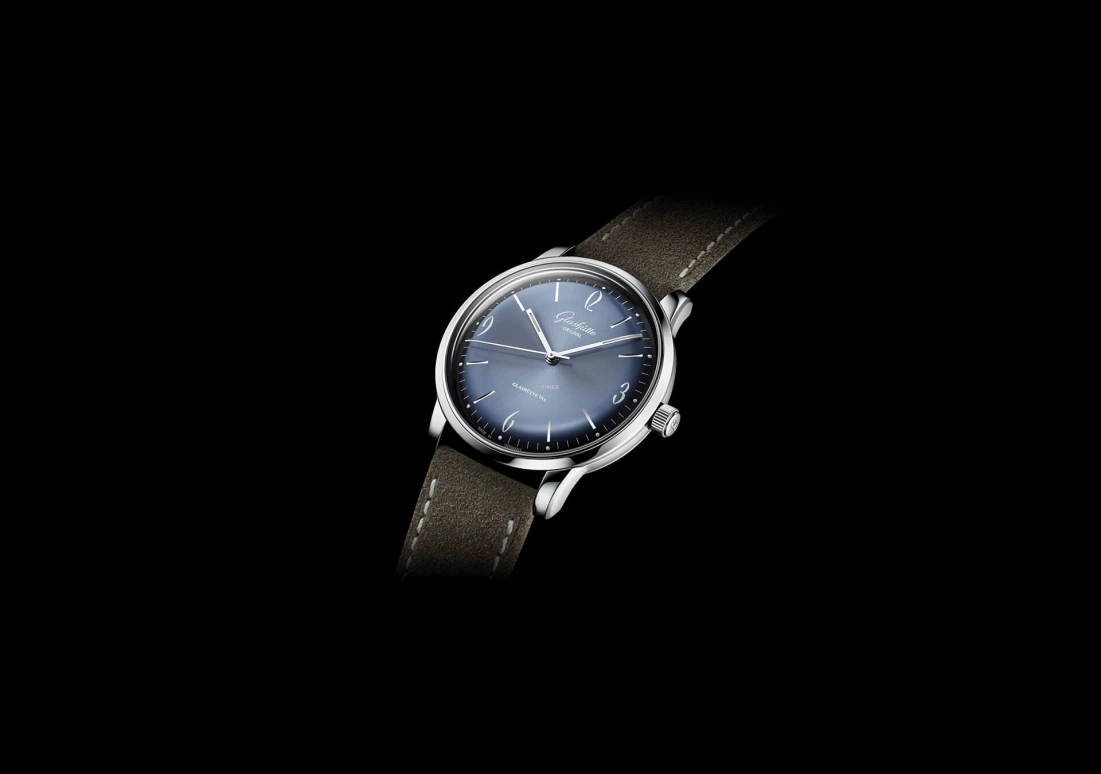 Glashütte Original,Sixties 39mm,39mm,Stainless Steel,Blue,Automatic,40hours,In-house Caliber,1,1-39-52-14-02-04