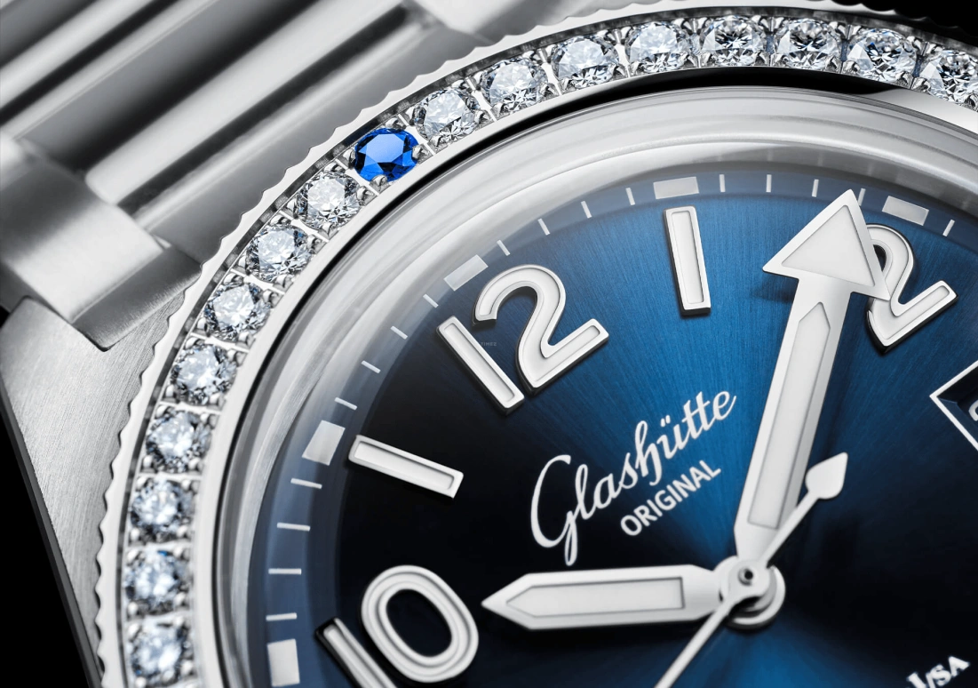 Glashütte Original,SeaQ 39.50mm,39.50mm,Stainless Steel,Blue,Automatic,Date,40hours,1,1-39-11-09-82-70