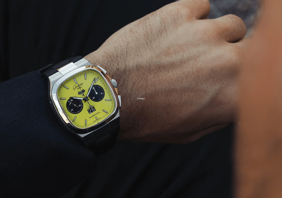 Glashütte Original,Seventies 40x40mm,40x40mm,Stainless Steel,Yellow,Automatic,Chronograph,Power Reserve Indicator,Flyback,Big Date,70hours,In-house Caliber,1,1-37-02-19-02-63