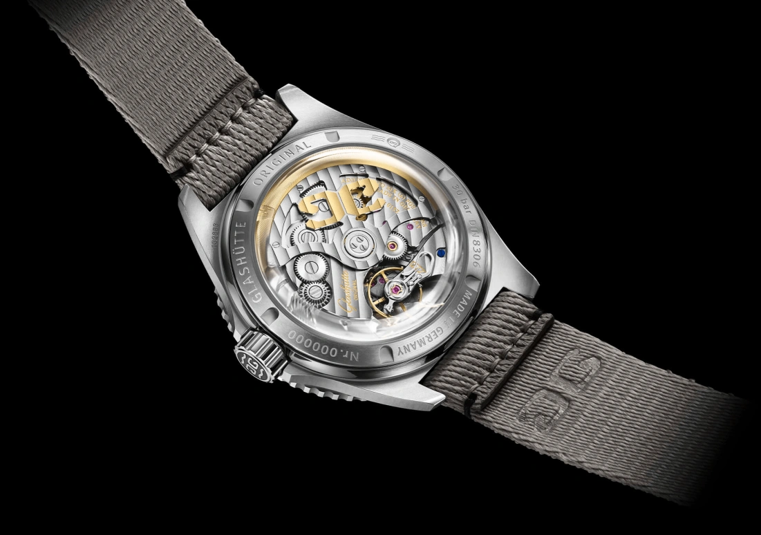 Glashütte Original,SeaQ 43.20mm,43.20mm,Stainless Steel,Blue,Automatic,Big Date,100hours,1,1-36-13-02-81-70