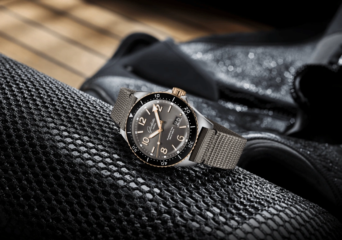 Glashütte Original,SeaQ 43.20mm,43.20mm,Red Gold,Stainless Steel,Grey,Automatic,Big Date,100hours,1,1-36-13-04-91-33